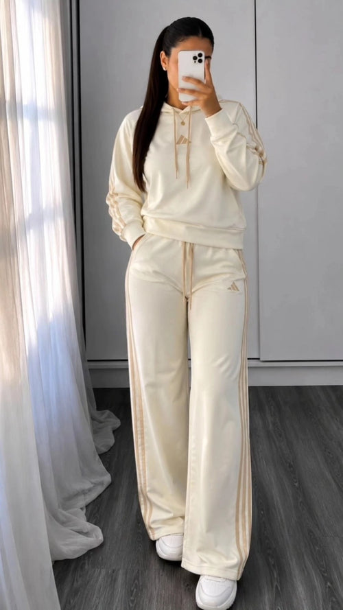 Conjunto adidas beige con vino